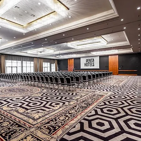 Pentahotel Готель 4*