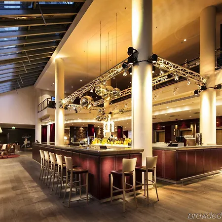 Готель Pentahotel 4*